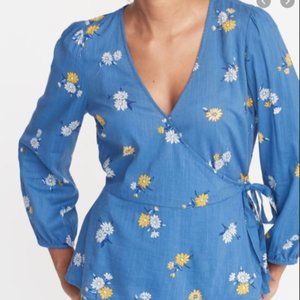 VEUC- Old Navy Floral Top